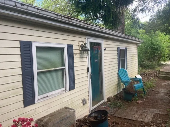 44 Tallawanda Rd, Swansea, MA 02777