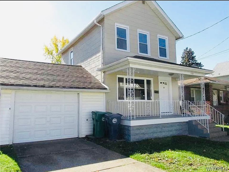 Attached garage with front porch
