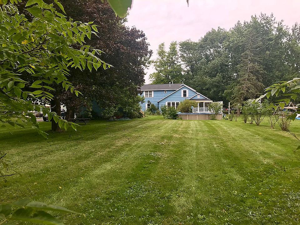 2nd image of 40 Monroe St