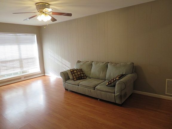 3rd image of 4316 Brookdale Dr