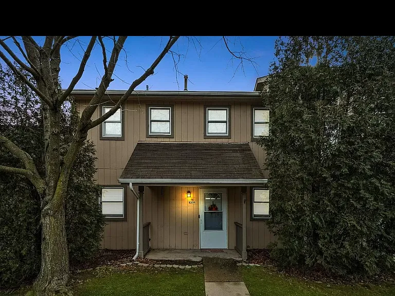 6083 Pennsylvania Dr — Photo 23