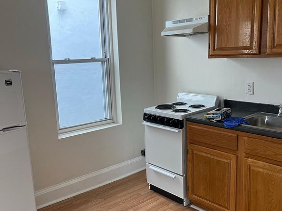 3rd image of 1204 S 15th St Floor 2