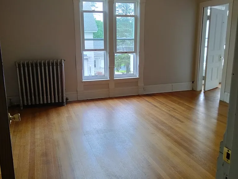 35 Lincoln St #2 — Photo 8