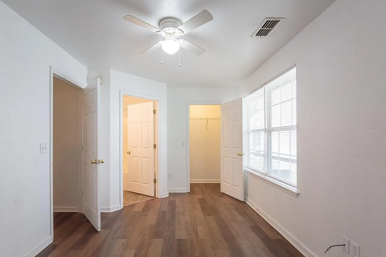 726 West Georgia Street - Unit 1 — Photo 1