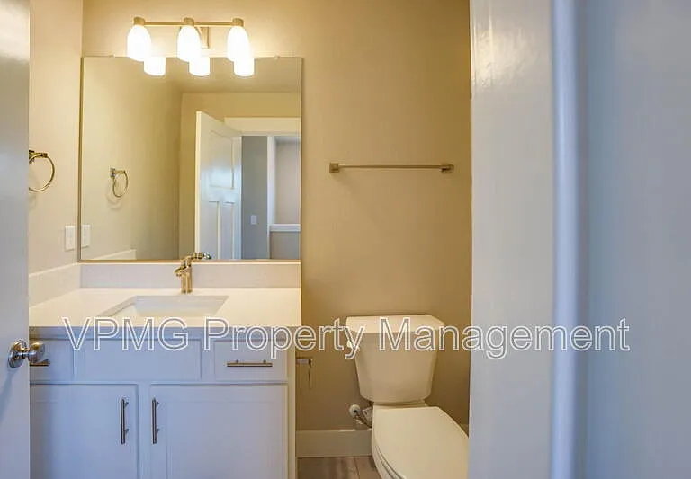 2347 E Otter Loop #A — Photo 13