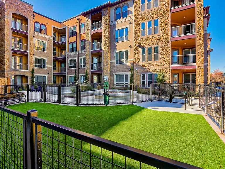 Tower Bay Lofts — Photo 3