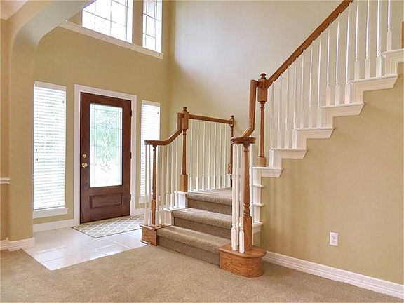 2nd image of 12915 Regency Oak Ln