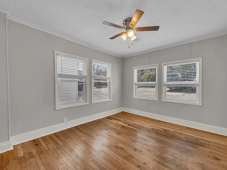 4220 Harrison St — Photo 12