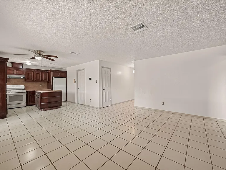 5206 Olana Dr — Photo 6