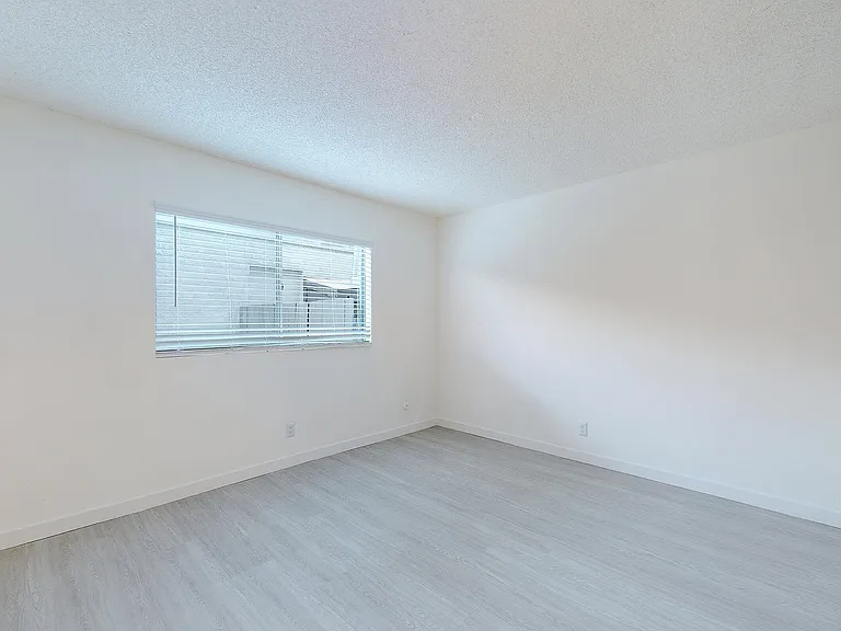 Saddleback Ranch Apartments — Photo 6