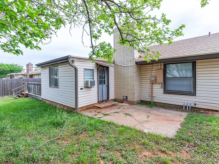 1710 Covey Ln — Photo 31