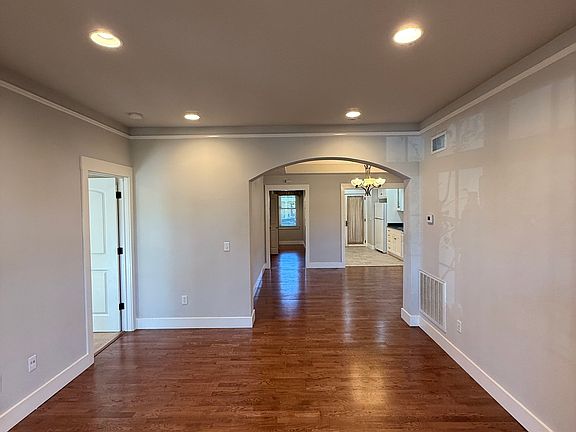 5th image of 522 T St