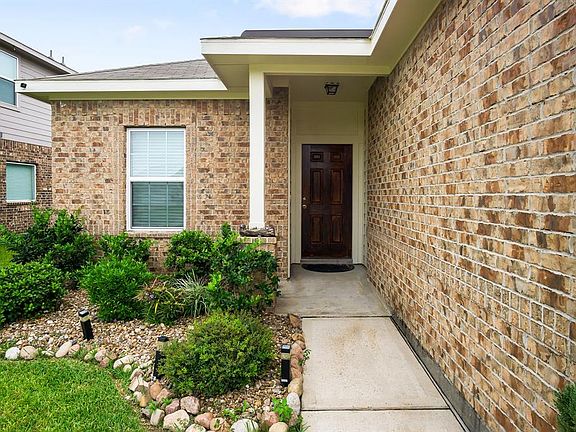 3rd image of 2208 Ruby Dr