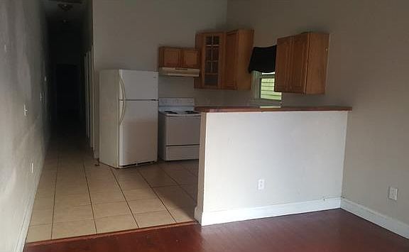 3rd image of 1509 Louisa St