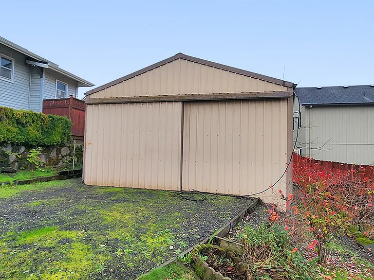 9655 N Edison St — Photo 25