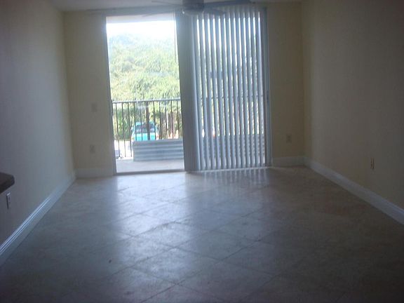 4th image of 311 Villa Cir
