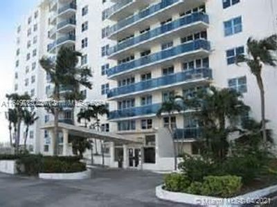 7501 E Treasure Dr APT 2M, North Bay Village, FL, 33141