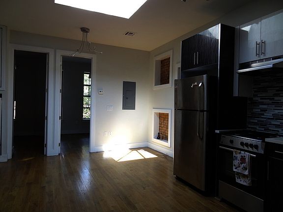 3rd image of 314 Van Buren St #2L