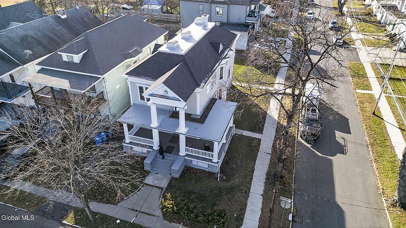 3rd image of 42 Ten Eyck Avenue
