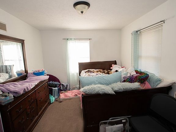 5th image of 622 Rush St