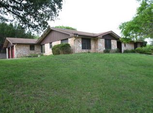 140 N Wagner Ln, Kerrville, TX 78028