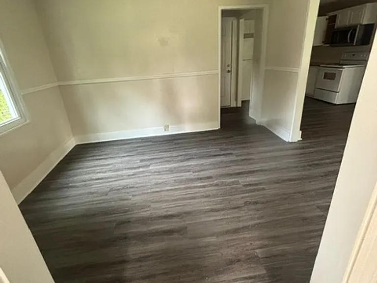 118 Kenneth Blvd — Photo 6