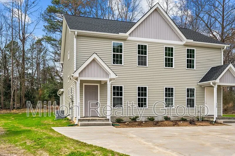 122 Laura Ln