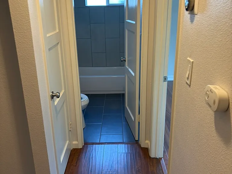 899 Douglas St — Photo 14
