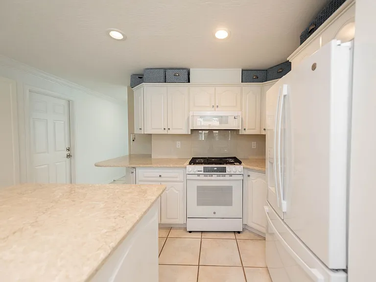 444 Finch Dr — Photo 90
