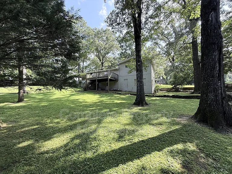 3153 Woodhaven Dr — Photo 10