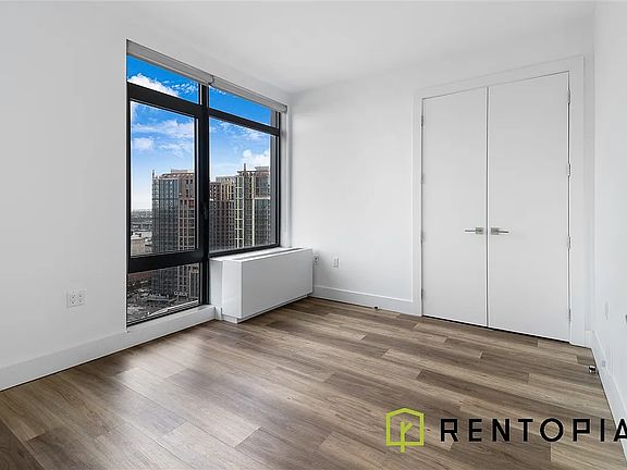 3rd image of 224 E 135th St #1610S
