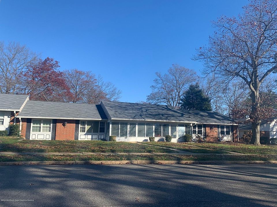 1st image of 492C Portsmouth Dr #1003