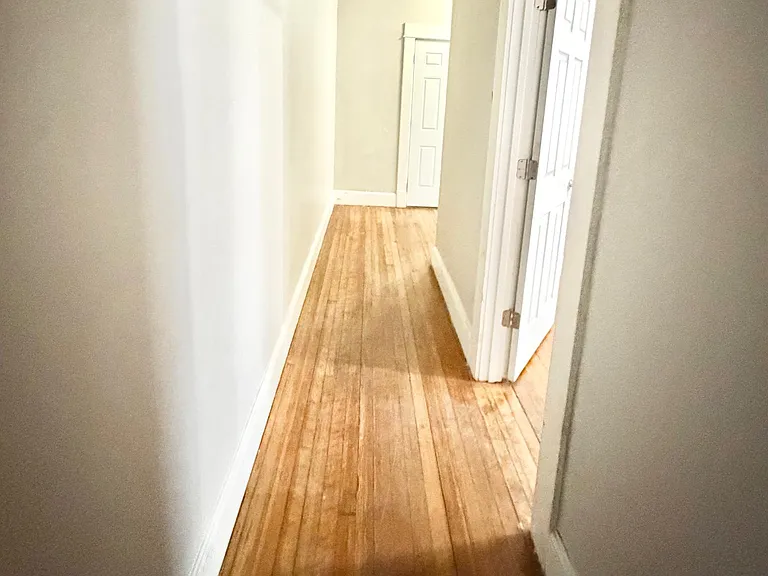 536 Winthrop Ave #1R — Photo 4