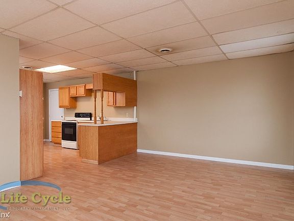 7 E Muskegon Unit A Living