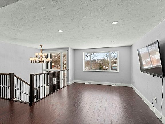 4th image of 3430 Fawn Valley Ln