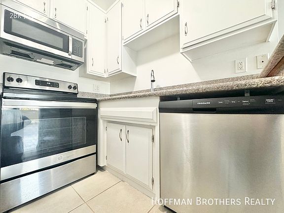 4th image of 2106 S Bentley Ave #7A