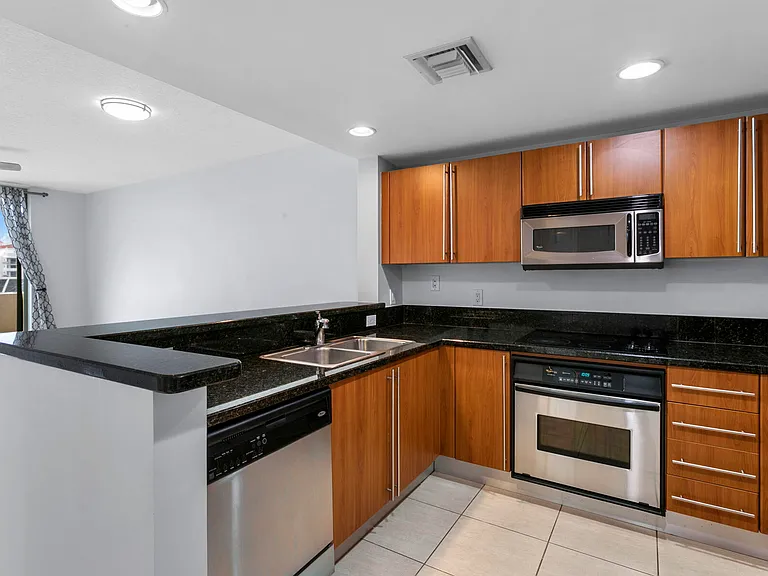 610 Clematis St #418 — Photo 2