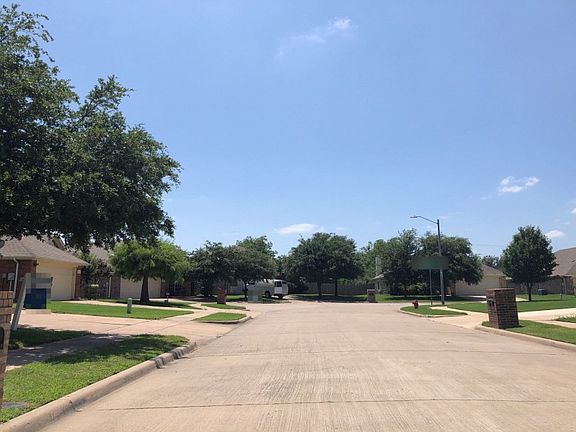 5th image of 1348 Clearwater Dr