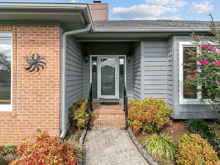 867 Castleberry Ct — Photo 44
