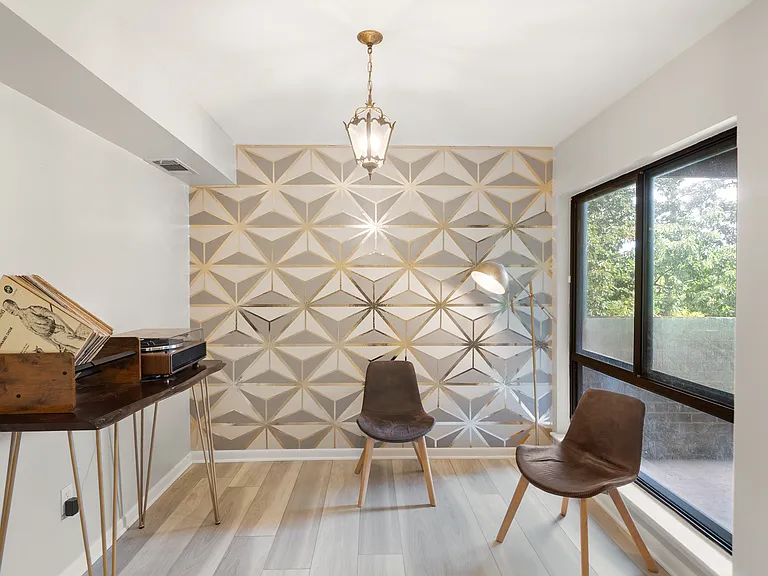 Eat-in kitchen or office space for added flexibility.