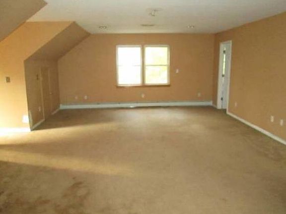 4th image of 22 Tiedemann Ct
