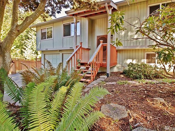 2nd image of 2056 Tamsen Ct NW