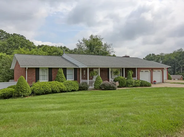 113 Lynnway Dr, Aliquippa, PA 15001