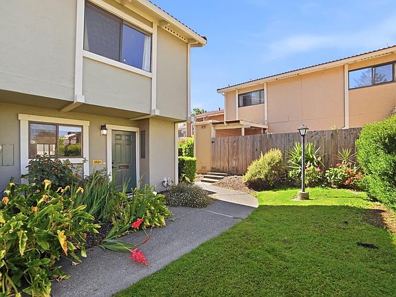 2nd image of 2521 Vallejo Street