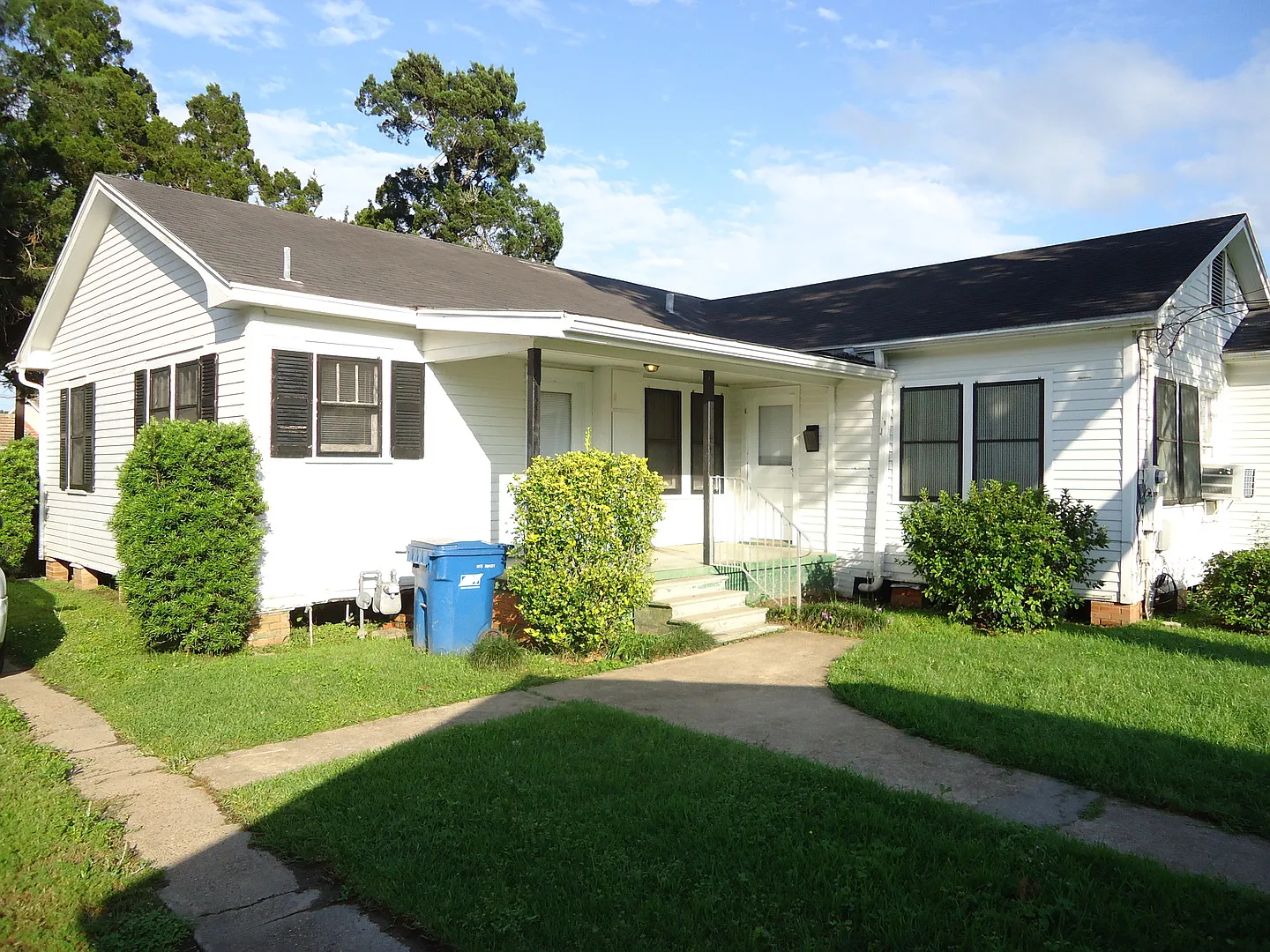 Four Bedroom, Three Bathroom , House Near UL with Lawncare. — Photo 2