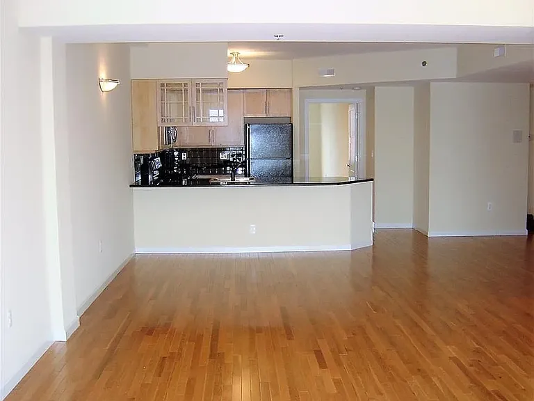 225 Grand St #2A — Photo 5