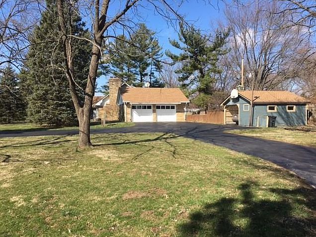 2nd image of 416 N Dan Jones Rd