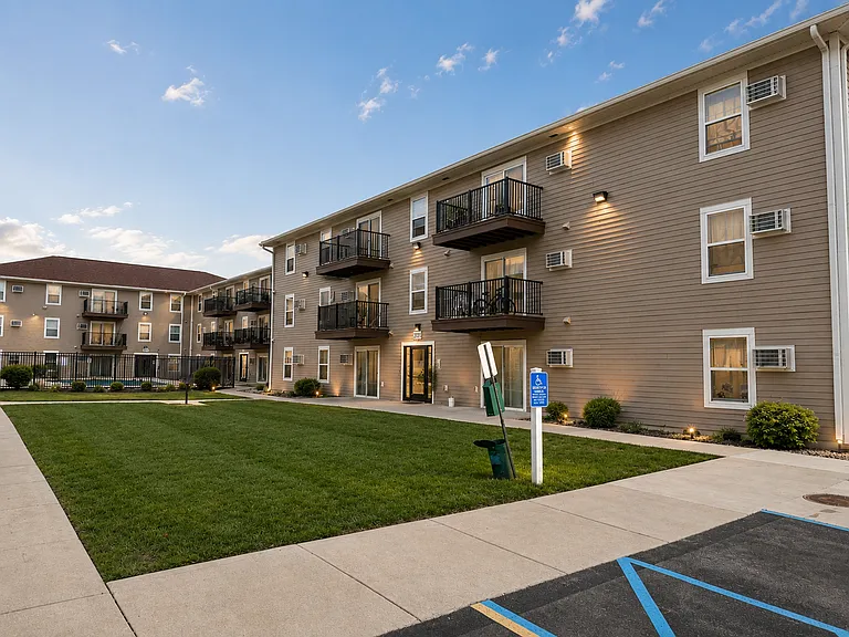 Andover Apartments — Photo 2