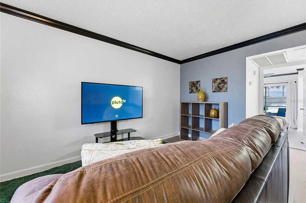 1 bed, 1.0 bath, 496 sqft, $1,200 — Photo 4