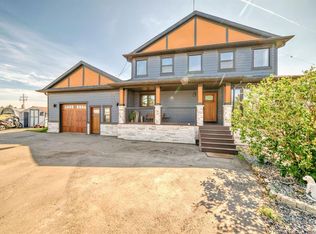 240076 NE Paradise Meadow Dr, Chestermere, AB T1X0M8